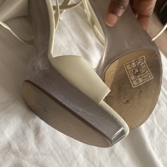 Michael Kors Size 8 patent leather Heels with straps and clear bottom - Picture 5 of 9